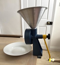 Hand Mill for Grinding Flour -