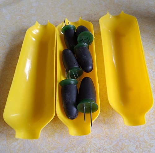 Plastic corn cob - corn, dishes