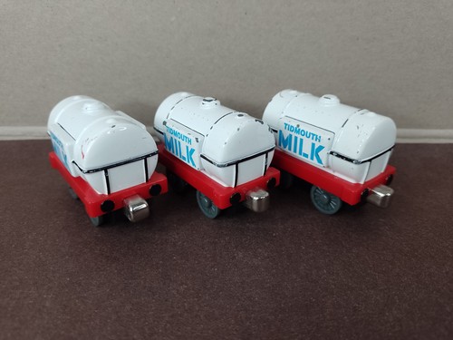 Three tidmouth milk tankers - three,