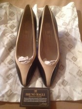 ONE PAIR OF BRUNO MAGLI LADIES CREAM/BLACK LEATHER COURT SHOES (WORN ONCE ONLY)