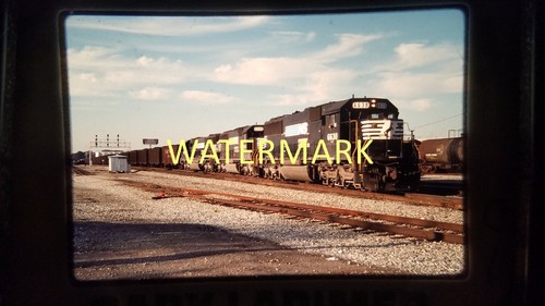 Cw15 train engine - train,