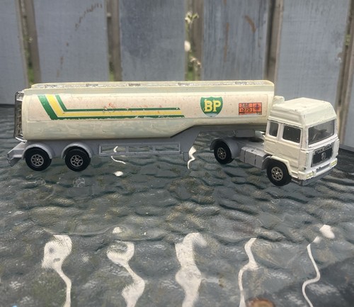 Corgi fuel tanker lorry - tanker,