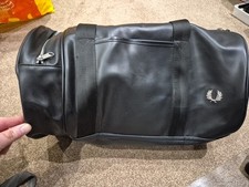 FRED PERRY CLASSIC DUFFLE BARREL BAG Black/Silver Zip and Badges
