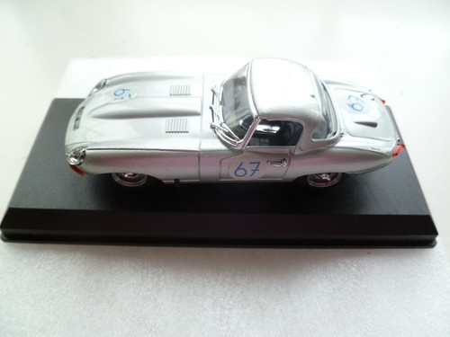 Jaguar type race car - e,