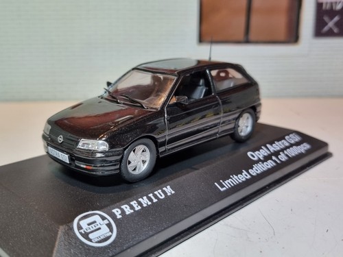 Opel vauxhall astra - 1:43,