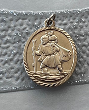 9ct yellow gold oval St