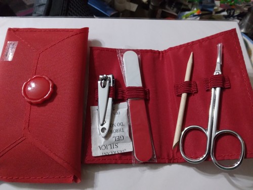 Vtg 2008 avon - 2008, red