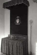 Bell jar preserves biretta Cardinal Angelo Roncalli when he was Pa- Old Photo