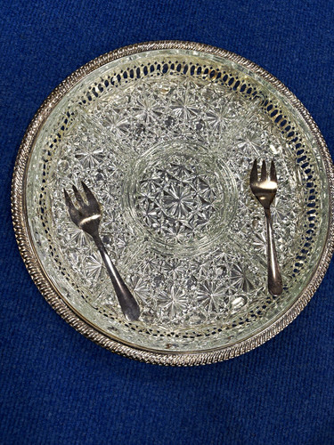 Grenadier silversmiths round - grenadier,