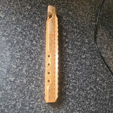 UNUSUAL VINTAGE TRADITIONAL HAND CARVED FOLK ART WOODEN FLUTE