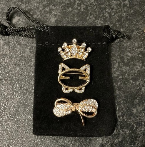 Set small brooch - of,