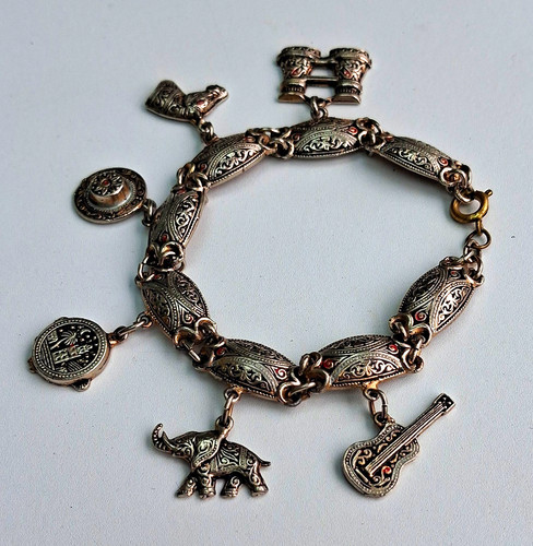 Silver tone oval link - silver,