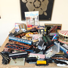 MODEL RAILWAY OO GAUGE HUGE JOB LOT  BITS & PIECES  ALL SORTS
