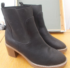BNWT Evans BROOKE black  Ankle Boots  Block Heel  Size UK 9 Extra Wide Fit