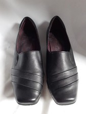*CLARKS* ladies Black Leather