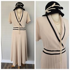Vintage 1920s 1930s Style