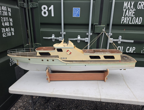 Vintage large yacht - large, model