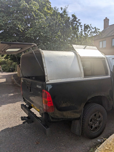 2011 toyota hilux canopy - 2011,