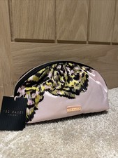 Ted Baker - Cosmetic Bag + Lip
