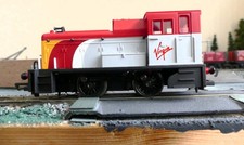 HORNBY 00 Gauge R2375 Class 06