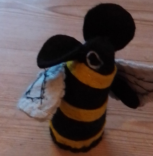 Handmade felt catnip - mouse, bee