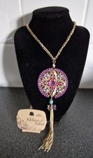 BNWT RIBBON & ASHER SEMI PRECIOUS STONED ROUND PENDANT GOLD TONE TASSLE NECKLACE