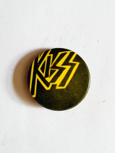 Kiss mini logo 25mm pin - mini,