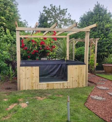 Pond with viewing window 8ft - viewing,