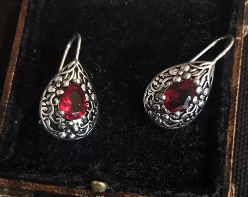 Vintage style jewellery red - jewellery,