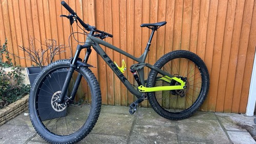 Trek top full stache - full,