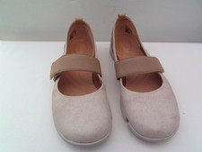 CLARKS TRIGENIC WOMENS SHOE