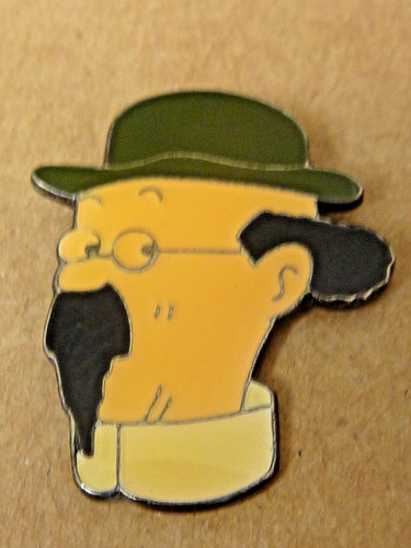 Pin pins badge comic tintin - pin's, badge.