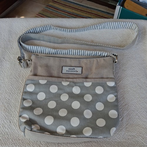 Earth squared grey - squared,