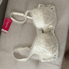 Lejaby Bra In ivory, beautiful