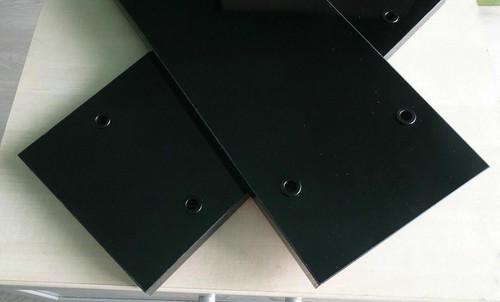 Glossy chipboard side panels
