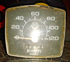 VESPA V 50 SPECIAL SMALLFRAME FITMENT 120 KMH SPEEDO SPEEDOMETER USED CONDITION