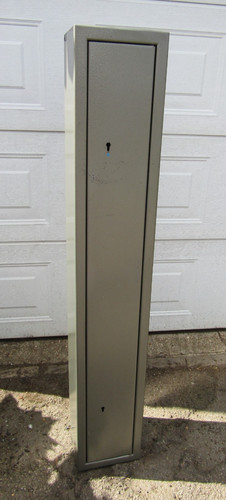 Gun cabinet suitable for 3 - cabinet.,