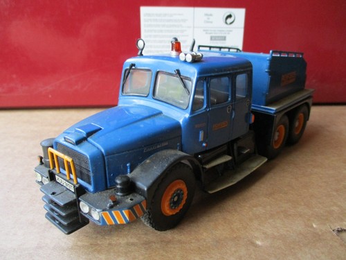 Unboxed scale corgi - unboxed,