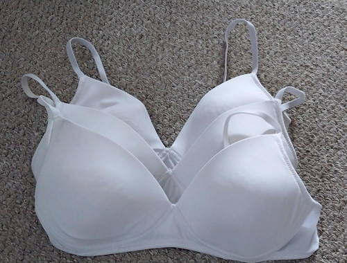 White non wired bras 30c - wired,