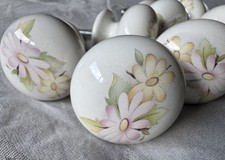 VintageFlower Design Ceramic Door Knobs (35mm Diameter) - set of 11