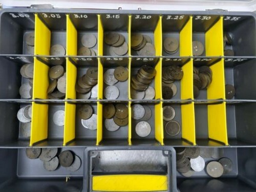 Individual tappet valve