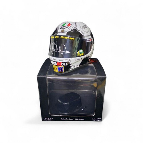 Valentino rossi signed 2 - valentino, 1/2