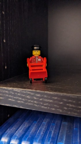 Lego town minifig - -, post