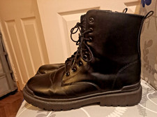 Eight Hole Platform biker goth emo y2k army zip Boots Size 11  Black LeatherMens