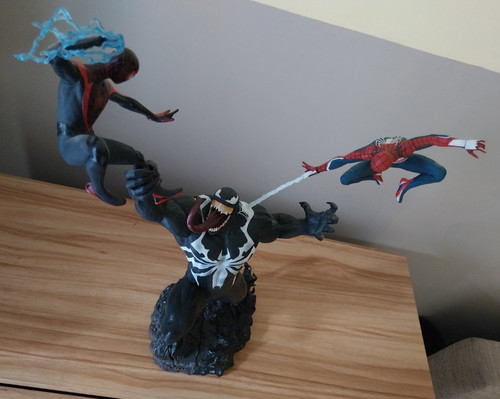 Statue only marvel - statue, marvel's