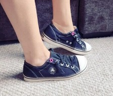 Crocs Hover Lace Up Low-Top Black Canvas Cap Toe Sneakers Women Size 6