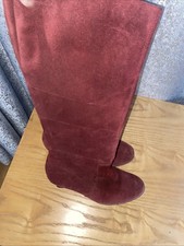 Women’s Plum Suede Knee High Boots Size 5 side zip slim fitting.