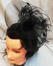 Fascinator Black, Dramatic, feathers & 'diamante' accents wedding/races etc VGC