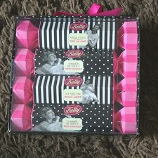 Along Came Betty Four Crackers