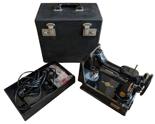 Vintage singer featherweight - singer,